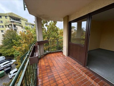 (Frisch sanierte) Traumwohnung! 4-Zimmer-Wohnung mit Balkon und "Master-Bedroom"