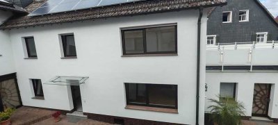 Frisch renoviertes Einfamilienhaus im Ortskern von Nieder-Eschbach