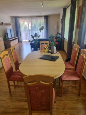Wunderschöne, helle Wohnung mit großem Balkon, Einbauküche, Tiefgarage, Stellplatz