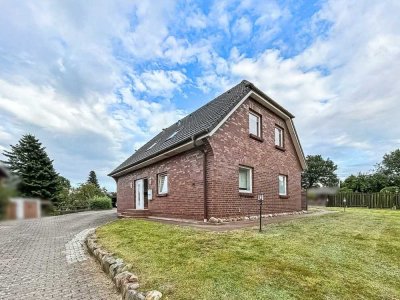 Platz für die ganze Familie – Charmantes Haus mit zwei Wohneinheiten in Wacken
