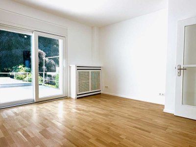 Kernsanierte Wohnung mit riesiger Dachterrasse im Frankenberger