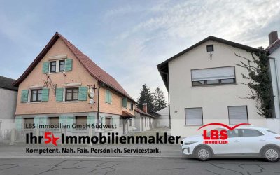 Alles auf einem Grundstück!
Ehemalige Gaststätte mit Veranstaltungsraum, 1 -FH und Scheune!