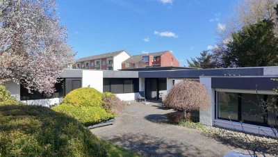 Architekten-Bungalow mit 181 m² Wohnfläche und großzügiger Südterrasse