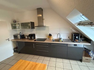 freundliche Dachgeschoßwohnung mit großzügigem Balkon