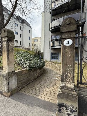 Leerstehende großzügig geschnittene 3-Raum-Maisonette Wohnung zum Verkauf!