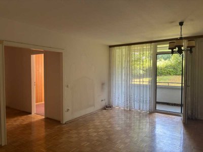 94 m²-Wohnung mit 4 Zimmern, Küche, Diele, Bad, Gäste-WC, HWR, 2 Logien