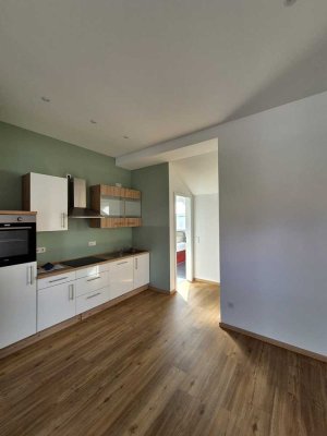 FFB-Landsberied, geräumige 2 ZKB, EBK, mod. Ausst, ca. 12m2 Balkon