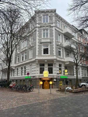 Im Herzen des Grindelviertels: 2-Zi-Altbau in Uninähe