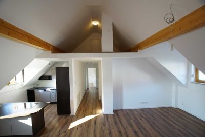 Exklusive 3-Zimmer-Dachgeschosswohnung mit Galerie in Abensberg