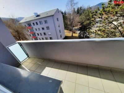 Helle 3 Zimmerwohnung mit Balkon!