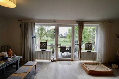 Helle Ruhige 2 zimmer Wohnung mit großem Balkon und Einbauküche