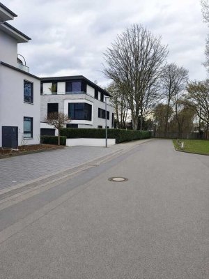 MODERNE ARCHITEKTUR TRIFFT AUF EXKLUSIVE AUSSTATTUNG, mit Garten, Terrassen