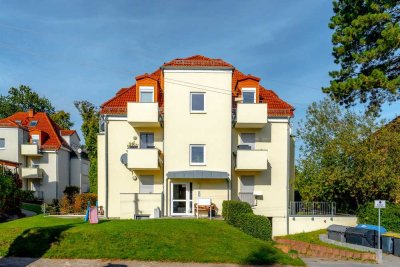 Modern, sonnig, 2 Balkone, Tiefgaraenstellplatz! Charmante 2-Raum-ETW im Dresdner Süden!