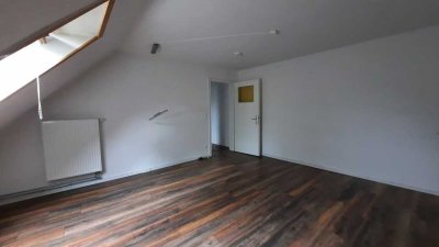 Moderne 1-Zimmer Wohnung im Dachgeschoss!