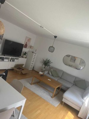 Vollmöblierte Hochparterre-Wohnung mit Balkon in Pfullingen
