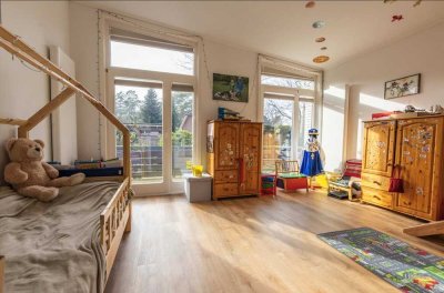 Großzügiges Ein-/Zweifamilienhaus in bester Lage mit tollem Garten