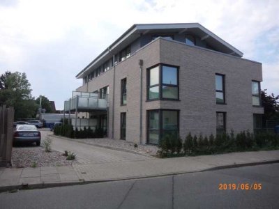 Exklusive, neuwertige 4-Zimmer-Wohnung mit Balkon und Einbauküche in Kaltenkirchen