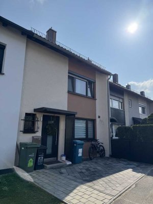 Charmantes Reihenhaus mit 6 Zimmern in Ingolstadt-Nordwest