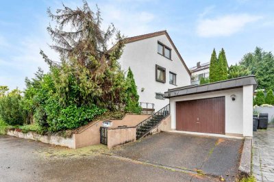 Familienidylle mit Potenzial – Doppelhaushälfte mit Einliegerwohnung & Garten in Toplage Ebersbach