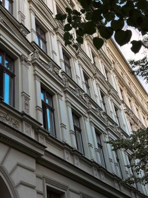 Bezugsfrei! Sonniger Altbau-Traum am Übergang Prenzlauer Berg / Mitte