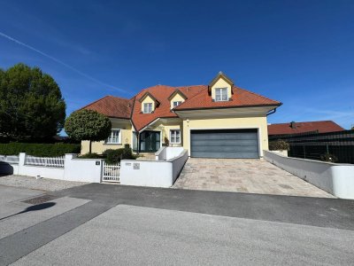 Repräsentatives Wohnen mit Einliegerwohnung, Weinkeller &amp; idyllischem Garten in Bad Erlach