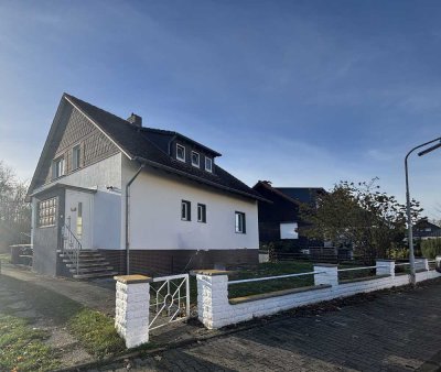 Freistehendes Einfamilienhaus in Vienenburg mit zusätzlichem Grundstück und 8 vermieteten Garagen