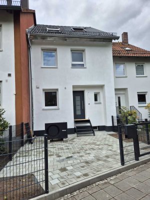 Modernes neu kernsaniertes RMH in Nürnberg-Zerzabelshof
