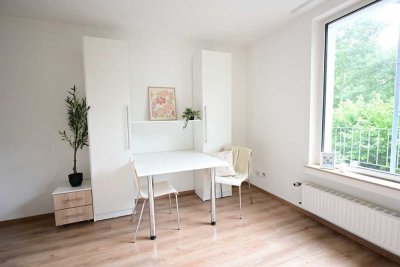 DIREKTE UNI-NÄHE! Stilvolles möbliertes Appartement mit EBK und Balkon!