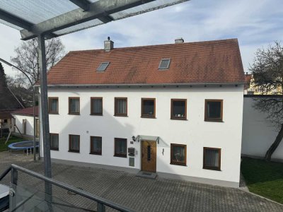 Erstbezug nach Sanierung: ansprechendes 6-Zimmer-Haus mit EBK in Freising