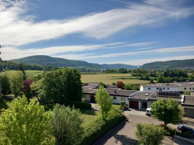 Helle 3,5-Zimmer-Wohnung mit Panoramablick, Südbalkon, Aufzug, TG Stellplatz