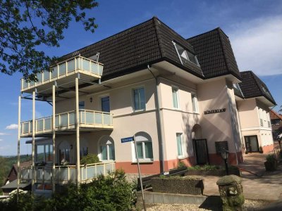 Luxus, neuwertige 2-Zimmer-Wohnung mit Einbauküche in Detmold