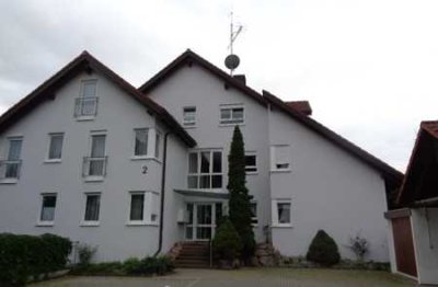 Freundliche, kleine 2-Zimmer-Wohnung
Dachgeschoss mit schönem Balkon
in einem Mehrfamilienhaus