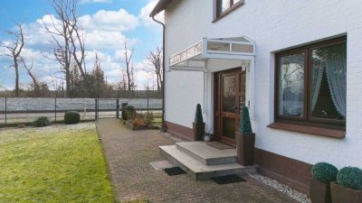 Großes 2-Familienhaus mit Nebengebäude und Garagen
in angenehmer Nachbarschaft von Hörsten