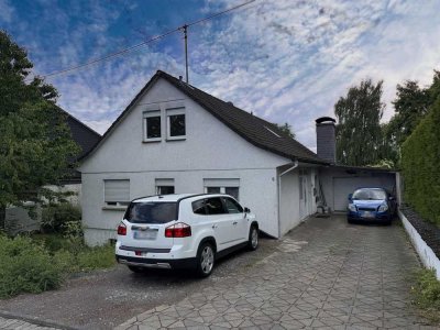 Freistehendes Einfamilienhaus mit Garten und Garage in Bonefeld