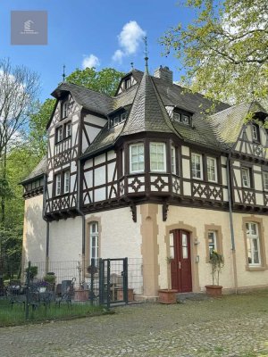 Haus im Haus - ausgefallene Maisonette mit Garten im Schlosspark Eller