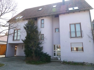 Gepflegte 2-Zimmer-Maisonette-Wohnung mit Balkon und Einbauküche in Riederich