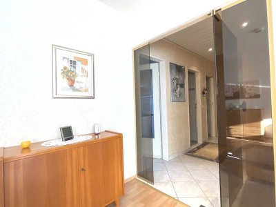 Hochwertige 3-Zimmer-Wohnung mit Balkon und idyllischem Blick ins Grüne in Baunatal