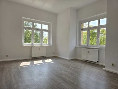 WG geeignete 2,5-Zimmer-Wohnung mit verglastem Balkon