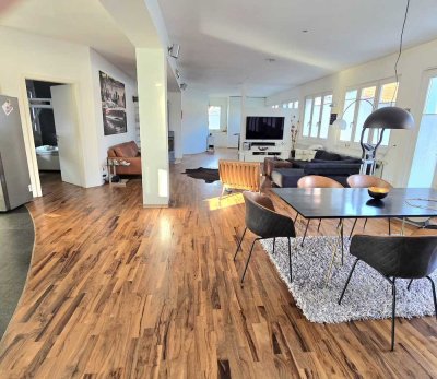 Exklusive 3,5-Raum-Loft mit ggf. lux. Innenausstattung mit 2 Balkone und EBK in Stuttgart