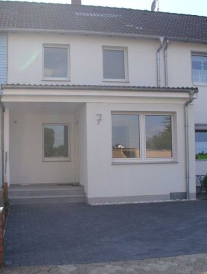 Biete Reihenmittelhaus in guter Wohnlage