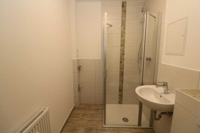 3-Raum-Erdgeschosswohnung mit bodengleicher Dusche & Balkon...einfacher gehts nicht!!!
