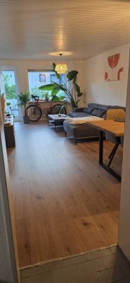 UNTERMIETE 3 MONATE Exklusive 3-Raum-Wohnung mit Balkon und EBK in Blaustein