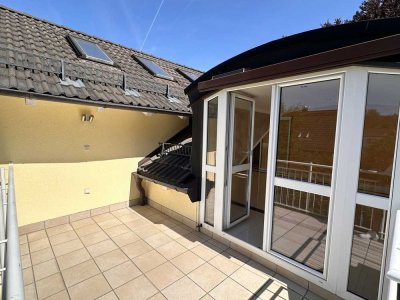 Solln: Hochwertige Dachgeschosswohnung mit großem Südbalkon