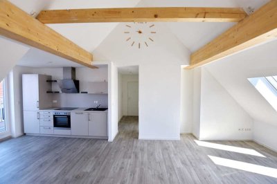 ETW mit großem Balkon und EBK - Innenstadt