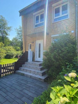 Modernisiertes Reihenendhaus mit 4,5 Zimmern und EBK in Ahrensburg-West