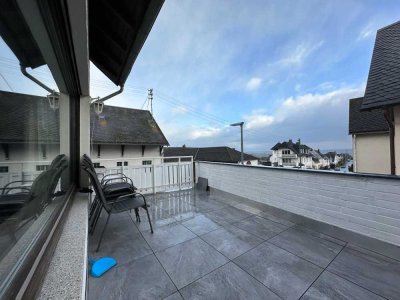 Geräumiges 3-stöckiges Haus mit Terrasse und Garage in Hallgarten