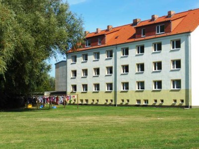 schöne 4-Zimmer-Wohnung mit Wannenbad in Saal