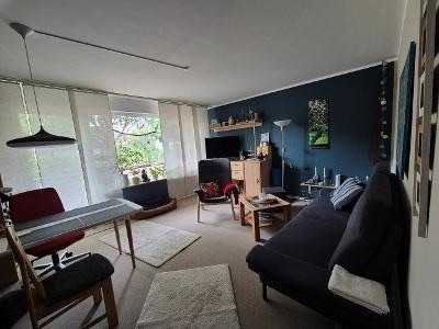 Modernisierte 2-Zimmer-Wohnung mit Balkon und Einbauküche in Düsseldorf