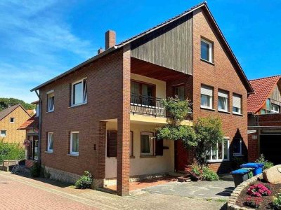 Sibbesse-Eberholzen: Zweifamilienhaus mit Gewerbeanteil