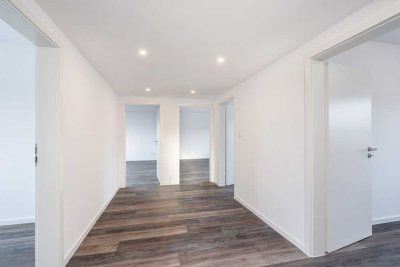 Erftstadt Kierdorf: 2023 Sanierte Wohnung mit vier Zimmern und Balkon